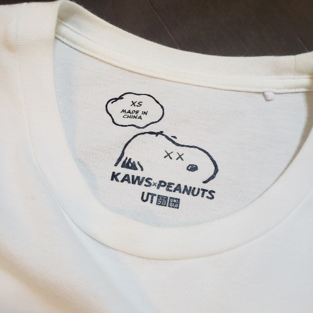 UNIQLO(ユニクロ)のKaws スヌーピーコラボTシャツ レディースのトップス(Tシャツ(半袖/袖なし))の商品写真