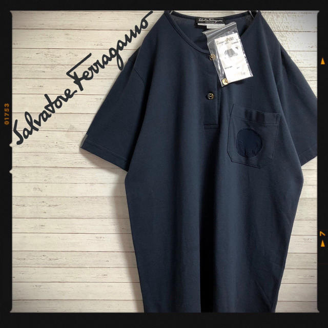 Salvatore Ferragamo(サルヴァトーレフェラガモ)の新品未使用 フェラガモ 半袖Tシャツ 正規品 定価５万       レディースのトップス(Tシャツ(半袖/袖なし))の商品写真