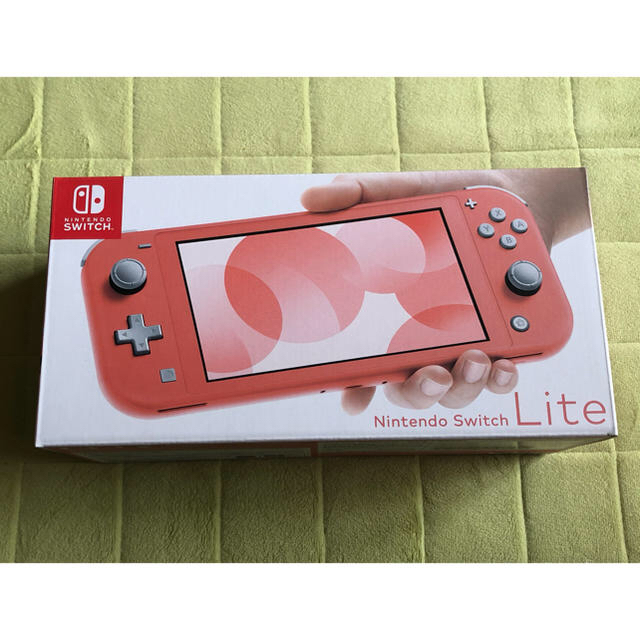 Nintendo Switch LITE コーラル　新品未開封　液晶保護シール付エンタメホビー