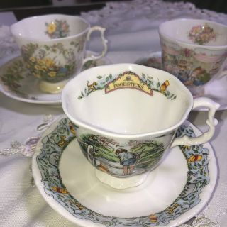 ロイヤルドルトン(Royal Doulton)のロイヤルドルトンカップアンドソーサー3セット(食器)