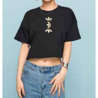 アディダス(adidas)のアディダス　ラージロゴ　レディース　Tシャツ(Tシャツ(半袖/袖なし))