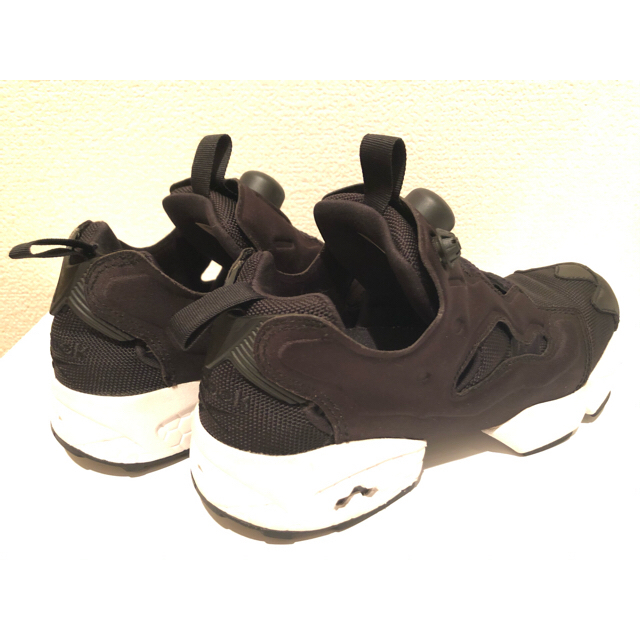 Reebok(リーボック)のReebok INSTAPUMP FURY OG ポンプフューリー 24.0 黒 レディースの靴/シューズ(スニーカー)の商品写真