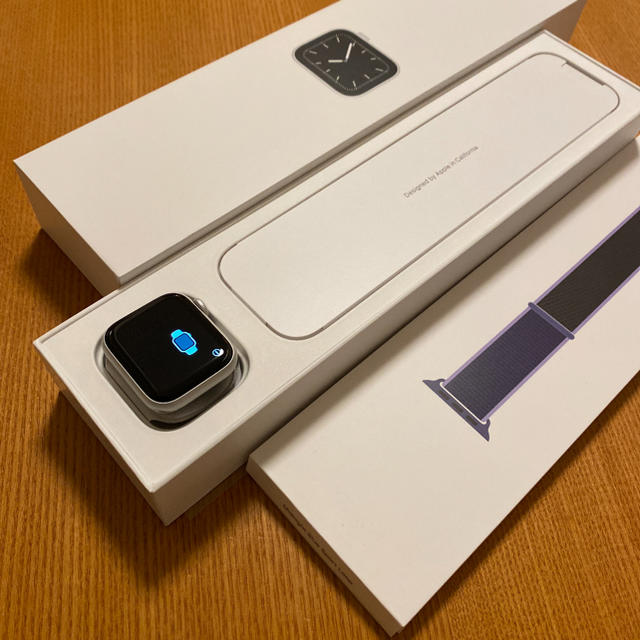 Apple watch series 5 40mm シルバーアルミニウム