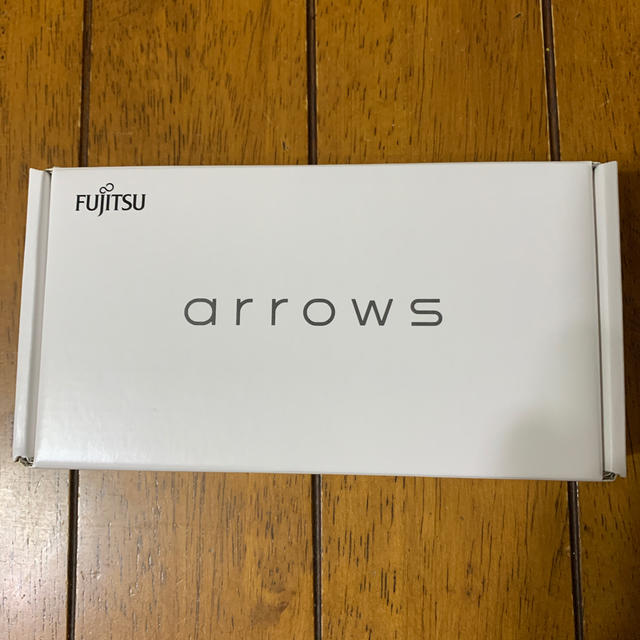 arrows(アローズ)のARROWS RX ゴールド 楽天モバイル SIMフリー端末 スマホ/家電/カメラのスマートフォン/携帯電話(スマートフォン本体)の商品写真