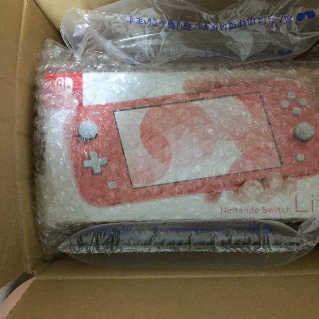 新品未開封  Nintendo Switch light本体 エンタメ/ホビーのゲームソフト/ゲーム機本体(携帯用ゲーム機本体)の商品写真