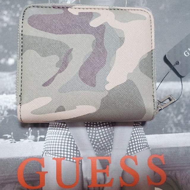 GUESS(ゲス)の【大人気】GUESS ゲス 財布 カモフラージュ 迷彩柄 ♡ メンズのファッション小物(長財布)の商品写真