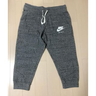 ナイキ(NIKE)のNIKE スポーツウェア　クロップドパンツ　Ｌ(クロップドパンツ)