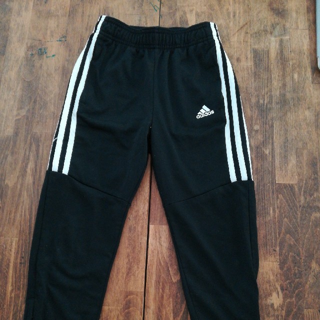 adidas(アディダス)のアディダス　パンツ　キッズ120 キッズ/ベビー/マタニティのキッズ服男の子用(90cm~)(パンツ/スパッツ)の商品写真