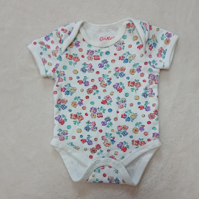 PETIT BATEAU(プチバトー)のCath Kidston ロンパース 肌着 キッズ/ベビー/マタニティのベビー服(~85cm)(肌着/下着)の商品写真