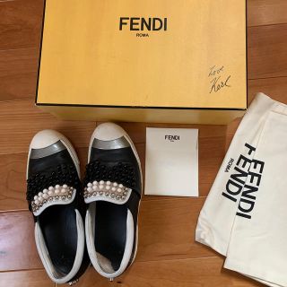 フェンディ(FENDI)のフェンディ   カール　スニーカー　皮　シャネル　ヴィトン   グッチ(スニーカー)