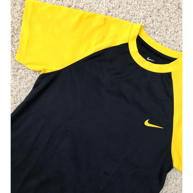 NIKE(ナイキ)の【NIKE】ジュニア Dry-Fit T 140cm 紺×イエロー ナイキ キッズ/ベビー/マタニティのキッズ服男の子用(90cm~)(Tシャツ/カットソー)の商品写真