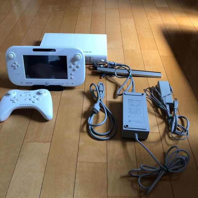 Wiiu  本体セット　プロコン付き家庭用ゲーム機本体