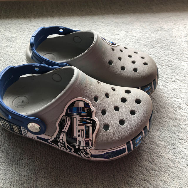 crocs(クロックス)のアンジェレッタ7701様専用☆クロックス スターウォーズ サイズC11 キッズ/ベビー/マタニティのキッズ靴/シューズ(15cm~)(サンダル)の商品写真