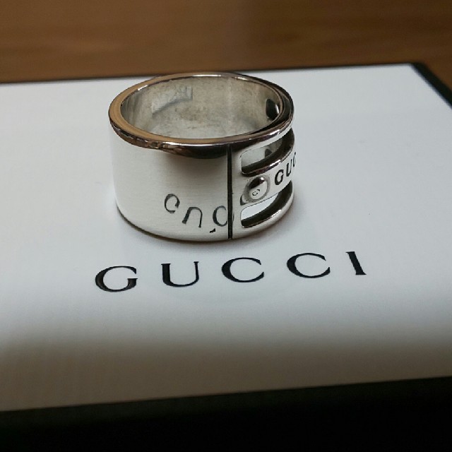 Gucci(グッチ)のGUCCI シルバー リング15号表記 14号 メンズのアクセサリー(リング(指輪))の商品写真