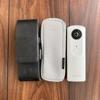 リコー(RICOH)のRICOH THETA m15 箱無し　ケース付き(コンパクトデジタルカメラ)