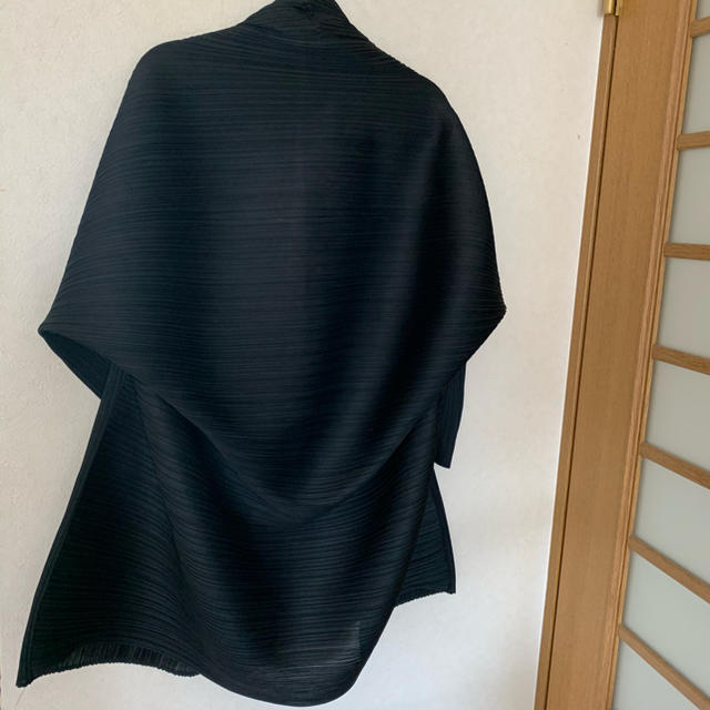 PLEATS PLEASE ISSEY MIYAKE(プリーツプリーズイッセイミヤケ)のプリーツ羽織り レディースのジャケット/アウター(ノーカラージャケット)の商品写真