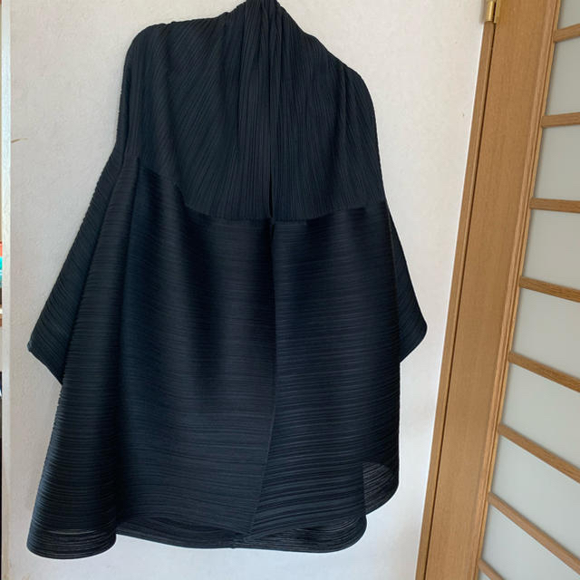 PLEATS PLEASE ISSEY MIYAKE(プリーツプリーズイッセイミヤケ)のプリーツ羽織り レディースのジャケット/アウター(ノーカラージャケット)の商品写真