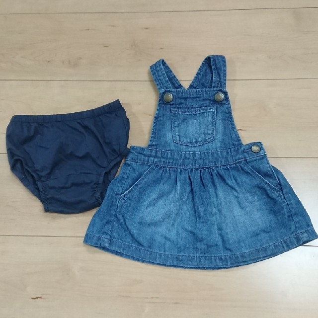 babyGAP(ベビーギャップ)のbabyGAP デニム ワンピース 70 キッズ/ベビー/マタニティのベビー服(~85cm)(ワンピース)の商品写真