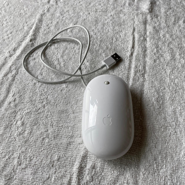 Apple(アップル)のApple Mighty Mouse スマホ/家電/カメラのPC/タブレット(PC周辺機器)の商品写真