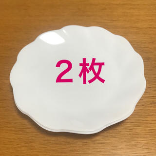 ヤマザキセイパン(山崎製パン)の【新品】ヤマザキ花型皿２枚(食器)