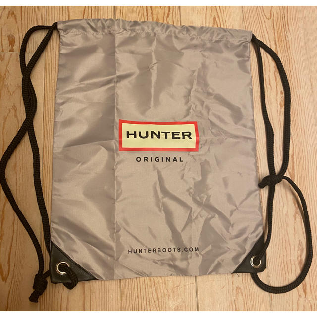 HUNTER(ハンター)の【未使用】ハンター　バッグ　シルバー レディースのバッグ(リュック/バックパック)の商品写真