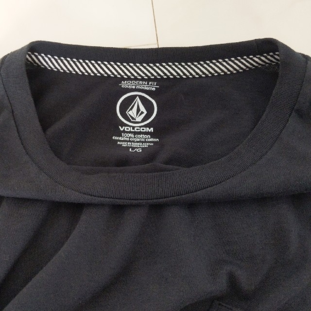 volcom(ボルコム)のvolcom　Tシャツ　シンプル　L メンズのトップス(Tシャツ/カットソー(半袖/袖なし))の商品写真