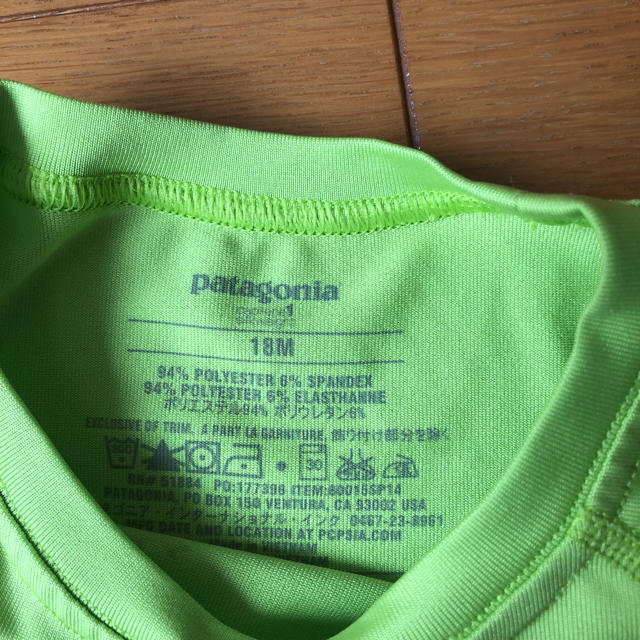 patagonia(パタゴニア)のパタゴニア　ラッシュガード　18M キッズ/ベビー/マタニティのキッズ服男の子用(90cm~)(水着)の商品写真