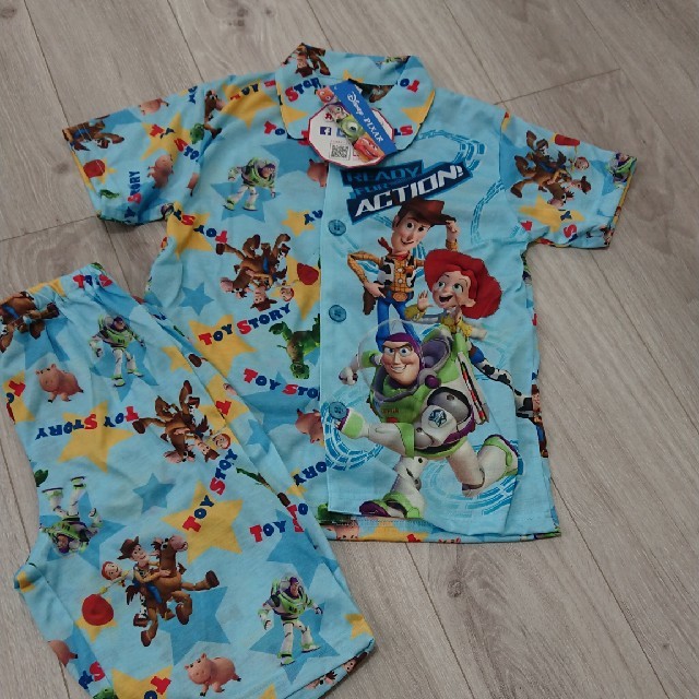 Disney(ディズニー)のBOOBOO様専用☆ディズニー☆トイ・ストーリーパジャマ キッズ/ベビー/マタニティのキッズ服男の子用(90cm~)(パジャマ)の商品写真