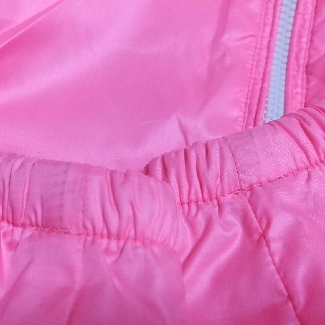 UNIQLO(ユニクロ)のユニクロ ウィンドブレーカー 130 ピンク ドット ナイロンパーカー アウター キッズ/ベビー/マタニティのキッズ服女の子用(90cm~)(ジャケット/上着)の商品写真