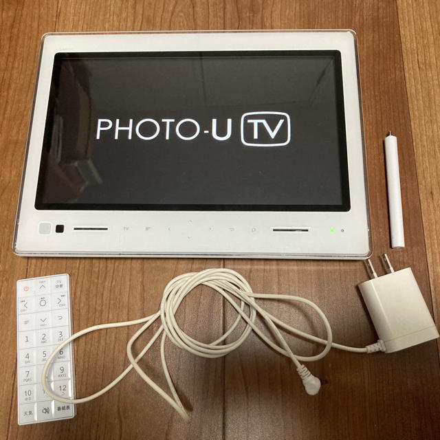 au PHOTO-U TV スマホ/家電/カメラのテレビ/映像機器(テレビ)の商品写真