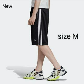 アディダス(adidas)の新品 M adidas orignals ショーツ ハーフパンツ モノグラム 黒(ショートパンツ)