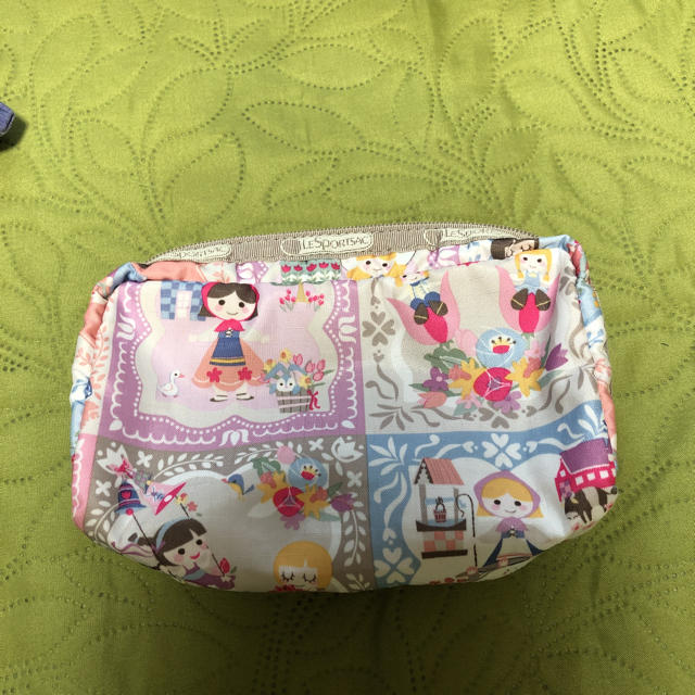 LeSportsac(レスポートサック)のゆなりあ様専用♡レスポポーチディズニー レディースのファッション小物(ポーチ)の商品写真