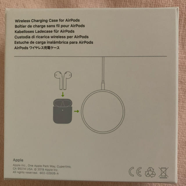 Apple(アップル)のwireless charging case for airpods スマホ/家電/カメラのオーディオ機器(ヘッドフォン/イヤフォン)の商品写真