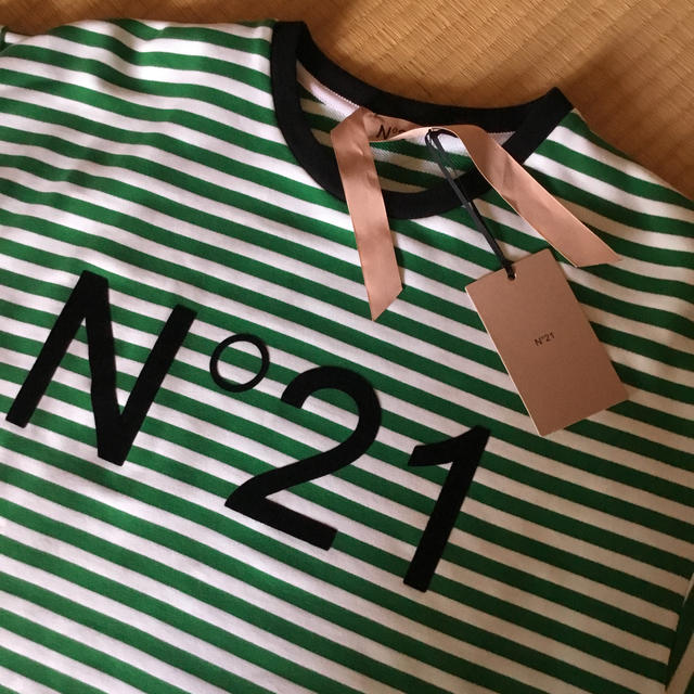 N°21(ヌメロヴェントゥーノ)の【Petit様専用です。【N˚21  】ボーダーTシャツ  ゆったり　新品未使用 レディースのトップス(Tシャツ(半袖/袖なし))の商品写真