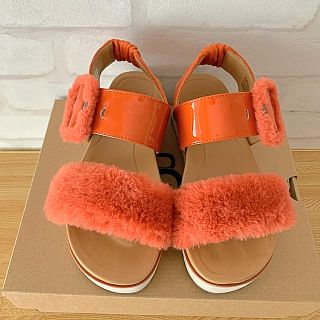 ☆美品♫ugg アグ ファーサンダル オレンジ☆22センチ