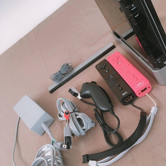 Wii(ウィー)のWii  エンタメ/ホビーのゲームソフト/ゲーム機本体(家庭用ゲーム機本体)の商品写真