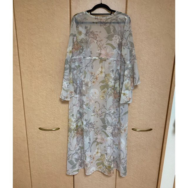 消費税無し eimy istoire Grace flower バックプリーツカーディガン