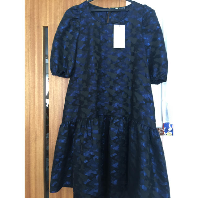 ZARA カモフラージュ柄 ワンピース タグ付き未着用 L レディースのワンピース(ひざ丈ワンピース)の商品写真