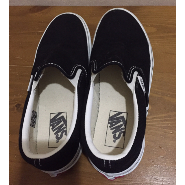 VANS(ヴァンズ)のVANS スリッポン 美品 22.5 レディースの靴/シューズ(スリッポン/モカシン)の商品写真