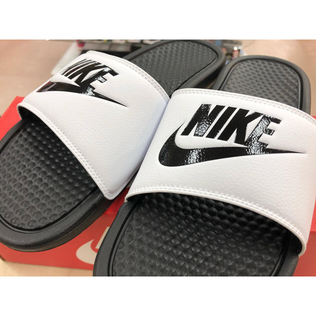 NIKE(ナイキ)のNIKEナイキ BENASSI JDI28.0cm ベナッシ シャワーサンダル  メンズの靴/シューズ(サンダル)の商品写真