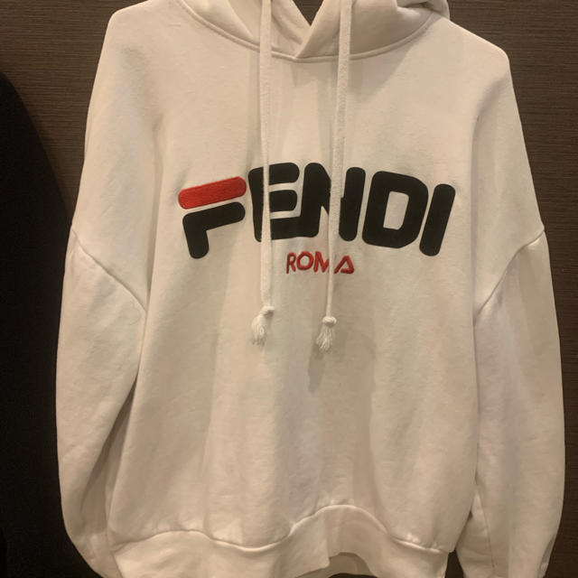 FENDI パーカー