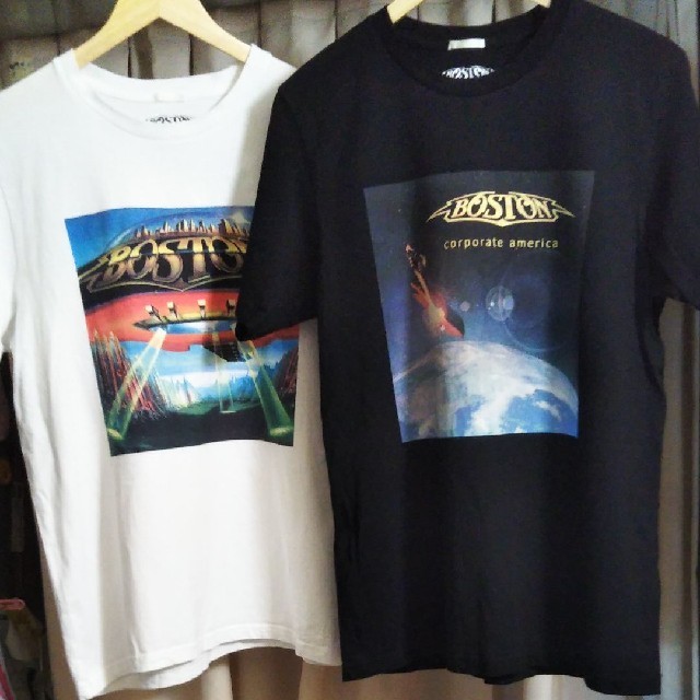 GU(ジーユー)のBOSTONボストン ロック バンドTシャツ2枚セット(Lsize) メンズのトップス(Tシャツ/カットソー(半袖/袖なし))の商品写真