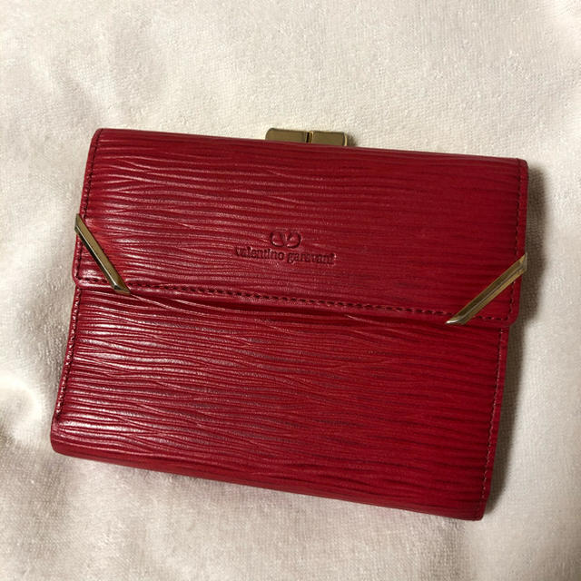 valentino garavani(ヴァレンティノガラヴァーニ)のValentino garavani 財布 RED レディースのファッション小物(財布)の商品写真