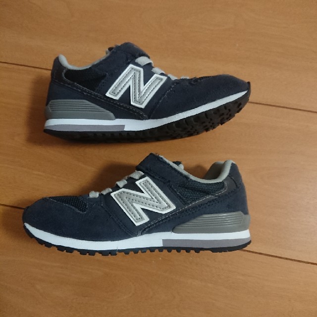 New Balance(ニューバランス)のnew balance kids 996 (18cm) キッズ/ベビー/マタニティのキッズ靴/シューズ(15cm~)(スニーカー)の商品写真