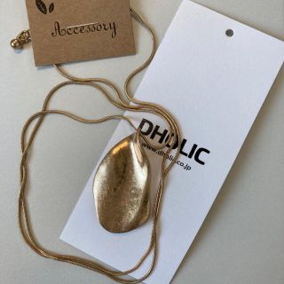 ディーホリック(dholic)の【新品】Dholic ウェーブモチーフペンダントネックレス(ネックレス)