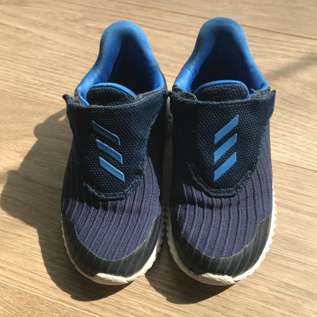 adidas(アディダス)のアディダススニーカー　14cm キッズ/ベビー/マタニティのベビー靴/シューズ(~14cm)(スニーカー)の商品写真