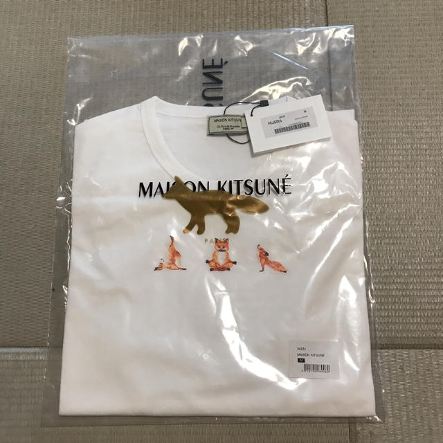 MAISON KITSUNE'(メゾンキツネ)のMAISON KITSUNE メゾンキツネ Tシャツ 未使用品 メンズのトップス(Tシャツ/カットソー(半袖/袖なし))の商品写真