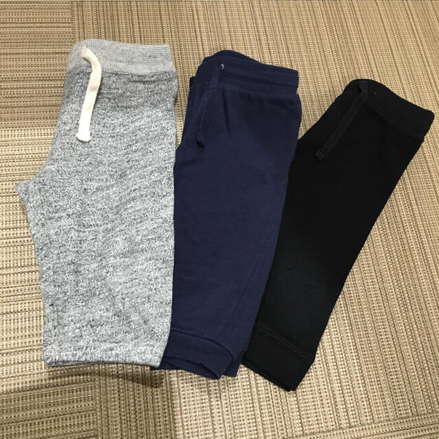 babyGAP(ベビーギャップ)のスエット3枚セット♡ キッズ/ベビー/マタニティのベビー服(~85cm)(パンツ)の商品写真