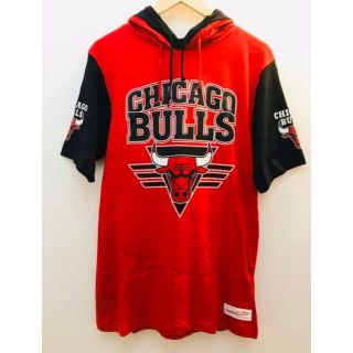 ミッチェルアンドネス(MITCHELL & NESS)のmitchell&ness bulls ブルズ　パーカー  (Tシャツ/カットソー(半袖/袖なし))