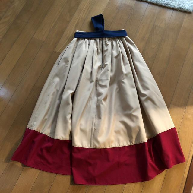 REDYAZEL(レディアゼル)のレディアゼルのバイカラータックフレアスカート レディースのスカート(ロングスカート)の商品写真